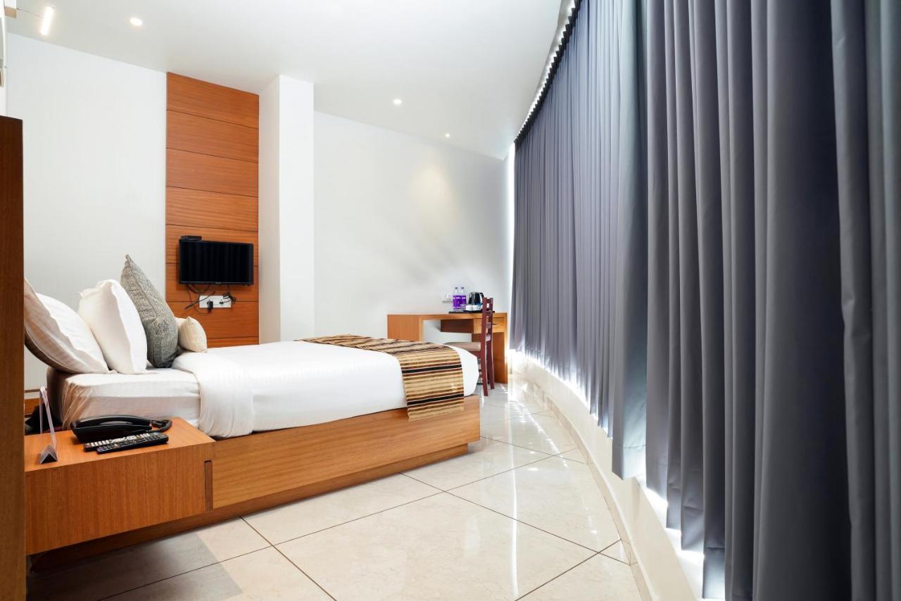Nexstay River Mouth International Ferokh Buitenkant foto